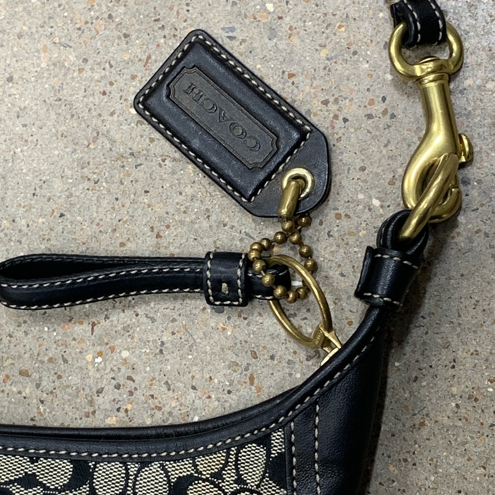 COACH Vintage Y2K Soho Hobo Black Signature Canvas Shoulder Bag Size Small - Picture 4 of 13
